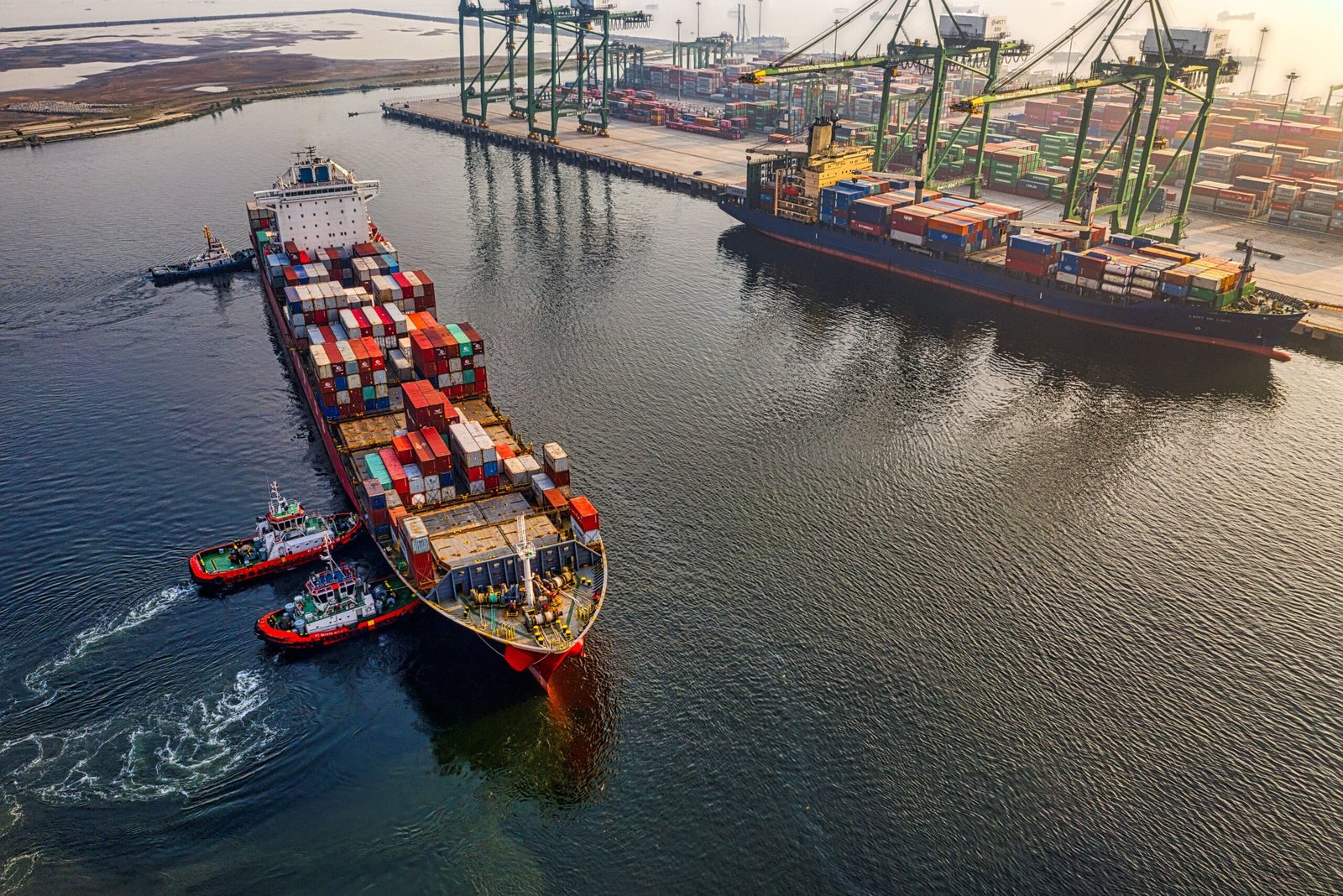 International export and maritime logistics
